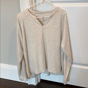 billabong cream sweater